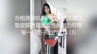 公園裏陪孩子玩耍的風騷花丁字褲美婦,身材保持得真好,白皙修長腿和下蹲的肥臀誘惑死人