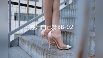 换妻俱乐部泄密》中年大叔带着丰满的老婆酒店玩4P狂欢[1450MB]