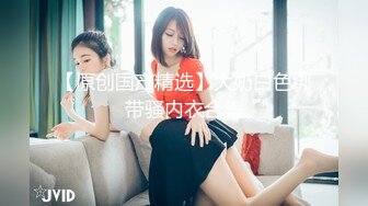 这是什么店开业 真是一道亮丽的风景线 三个美眉真性感 不停露毛毛