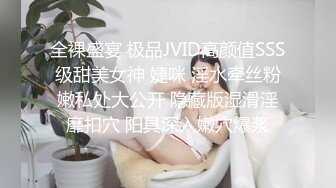 双飞00后小妹妹！甜美卡哇伊！跪地抓起大屌吸吮，一起翘屁股看嫩穴，让妹子自摸，轮流操骚逼