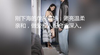 真实记录极品女神级表姐房间看A片 受不了刺激全裸玩浪穴自慰 振动棒上阵 娇喘呻吟 真想上去操她 高清720P版