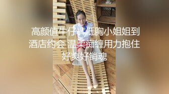  素颜妹子给男友交含屌岔开腿白虎穴揉奶亲嘴无套啪啪没忍住射了撸一背