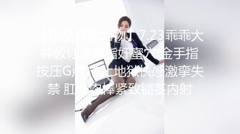 10musume 111123_01 感觉太爽再也受不了了！素人女孩的阴户长久以来第一次突破了无套鸡巴的极限！