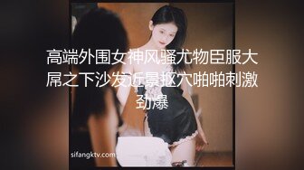  真实夫妻日常爱爱自拍 水这么多 咋啦 射了 大奶老婆看着小视频被无套输出 一逼的白浆