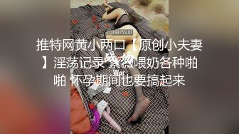 黑框眼镜短发御姐美少妇,性感白色小吊带根本遮不住大奶子,内内壹脱已湿透