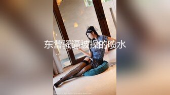 服装商城女厕偷拍多位年轻嫩妹的小黑鲍 (2)