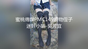 OF大眼萌妹「Yui Peachpie」情趣灰丝托着一对迷人美乳，脖颈戴着狗链全自动骑乘到喷水也不停，双穴中出真是大饱眼福！