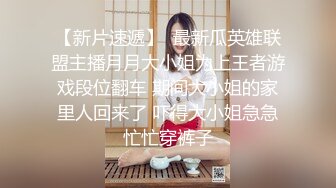 爆乳肥臀眼镜御姐，长屌操穴流白浆，骑乘位抱着美臀干，第一视角干大白臀，一进一出让人欲罢不能